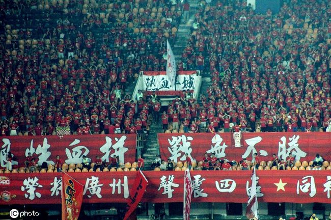 萧常乾和萧海龙、萧薇薇几乎山穷水尽，三个人凑不出一顿下馆子的钱，所以也只能在家跟着老太太吃这种玩意。